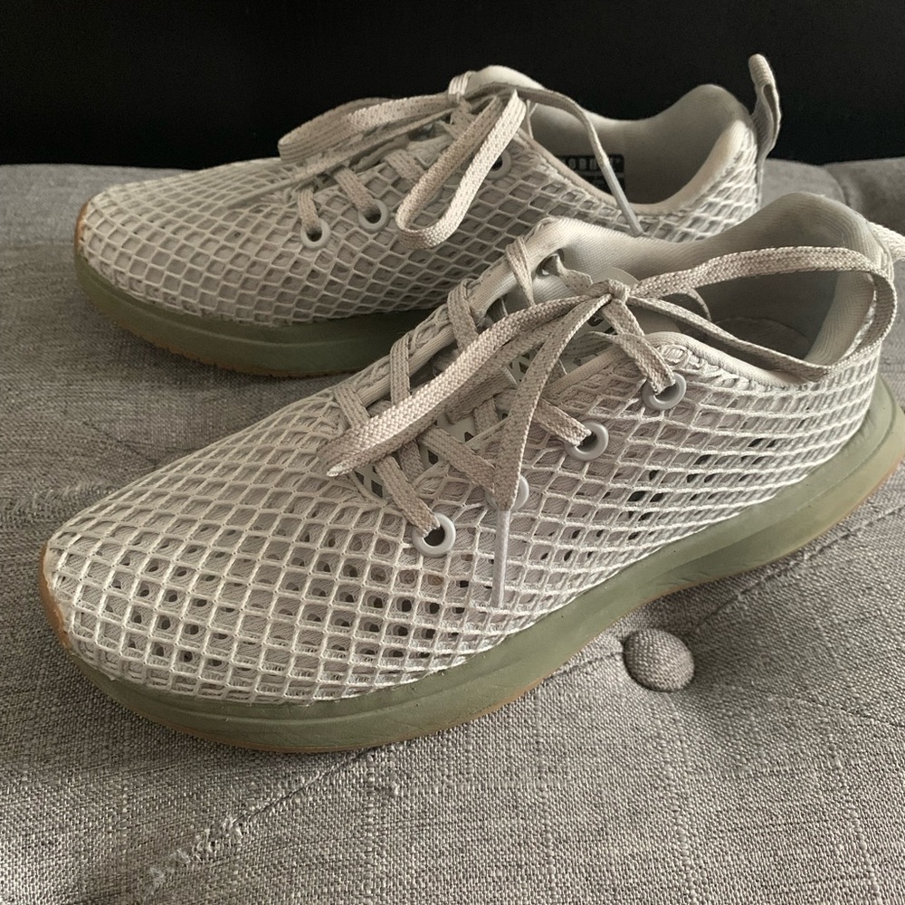Nobull mesh runner size 6